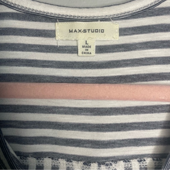 MAX STUDIO Top Women Blue and White Striped Sleeveless Button Down Shirt SZ/LG - Picture 4 of 7